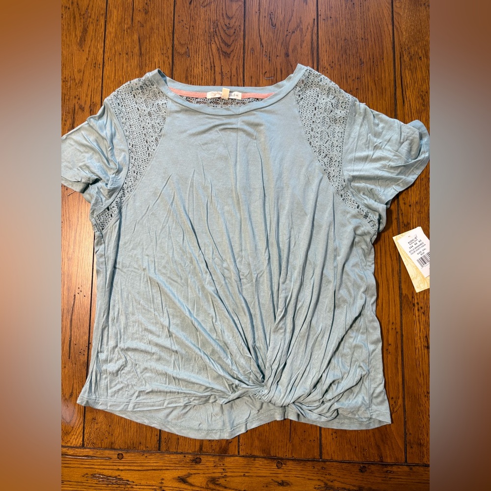 Women's Crochet Sleeve Top